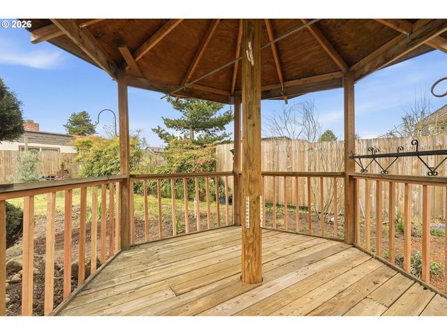 18505 Ne GLISAN St, Portland, OR 97230