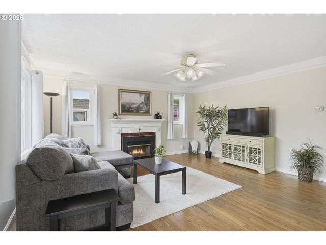 18505 Ne GLISAN St, Portland, OR 97230