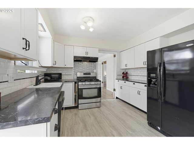 18505 Ne GLISAN St, Portland, OR 97230