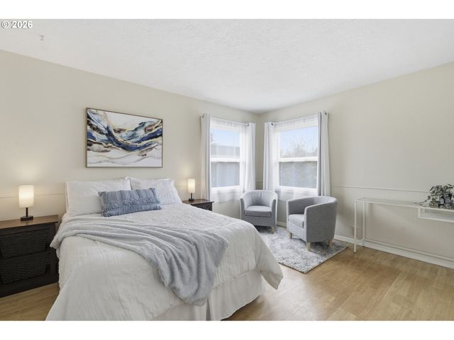 18505 Ne GLISAN St, Portland, OR 97230