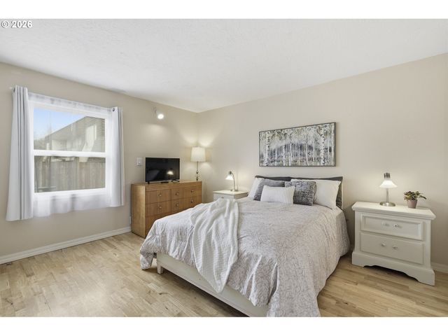 18505 Ne GLISAN St, Portland, OR 97230