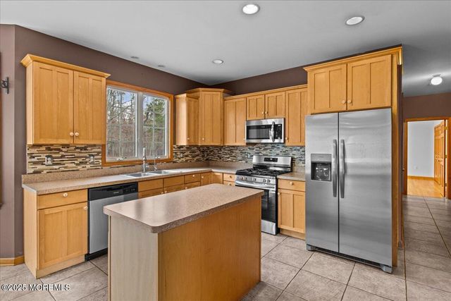 73 Porter Road, Howell, NJ 07731