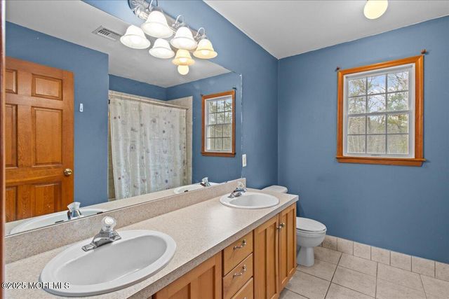 73 Porter Road, Howell, NJ 07731