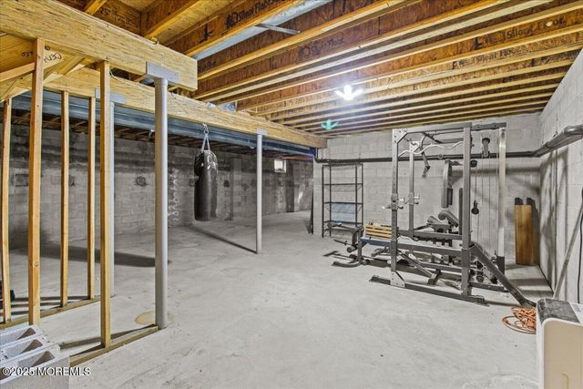 73 Porter Road, Howell, NJ 07731