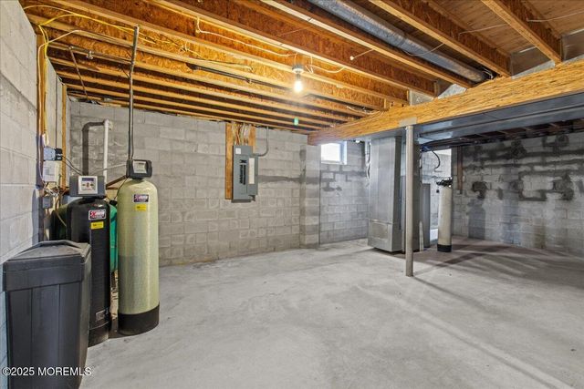 73 Porter Road, Howell, NJ 07731