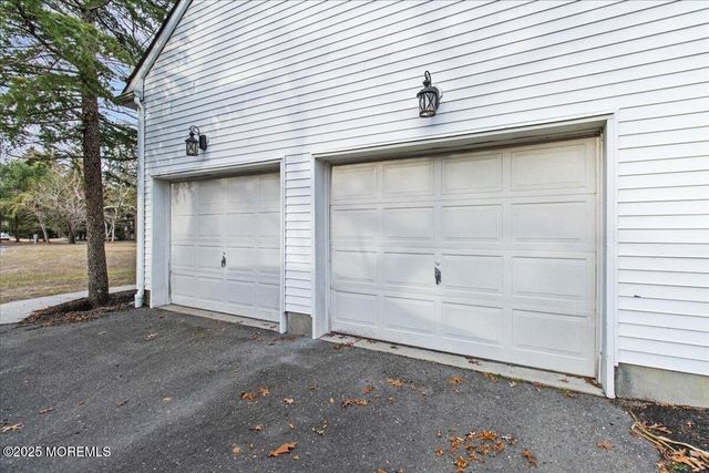 73 Porter Road, Howell, NJ 07731