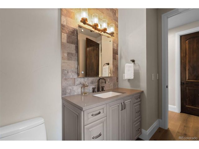 770 International Isle Dr, Castle Rock, CO 80108