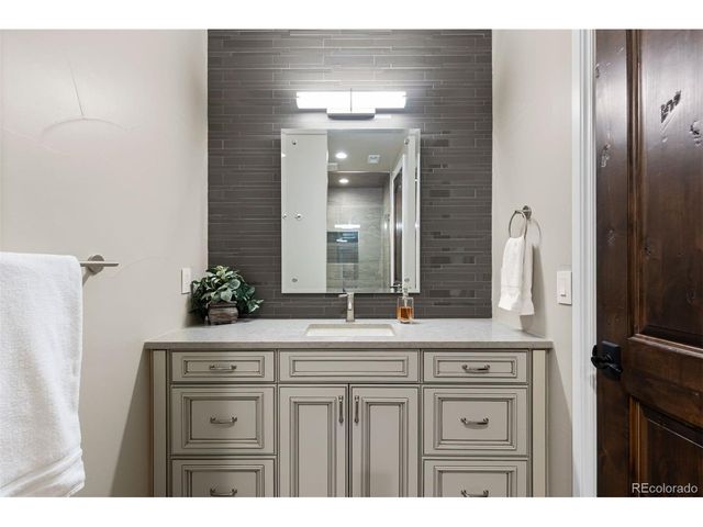 770 International Isle Dr, Castle Rock, CO 80108