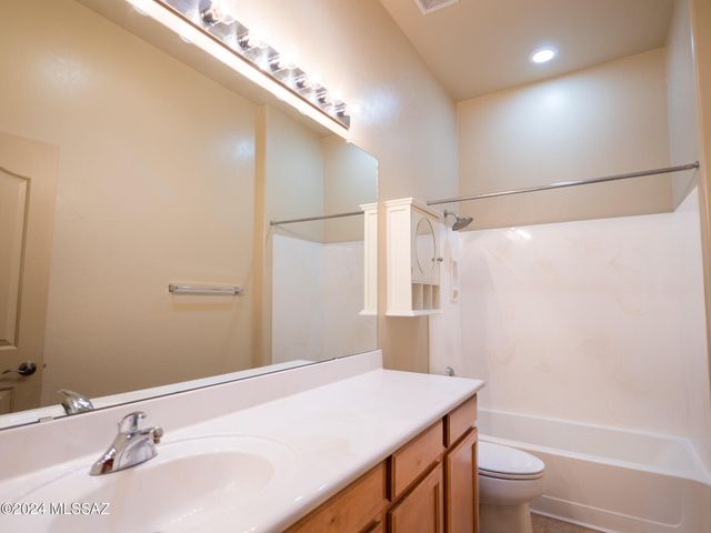 10534 E George Brookbank Place, Tucson, AZ 85747