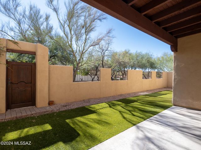 10534 E George Brookbank Place, Tucson, AZ 85747