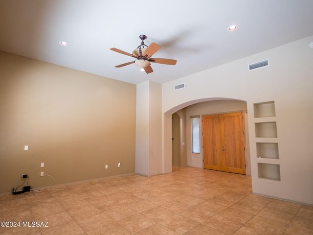 10534 E George Brookbank Place, Tucson, AZ 85747