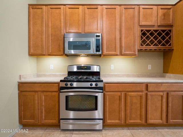 10534 E George Brookbank Place, Tucson, AZ 85747