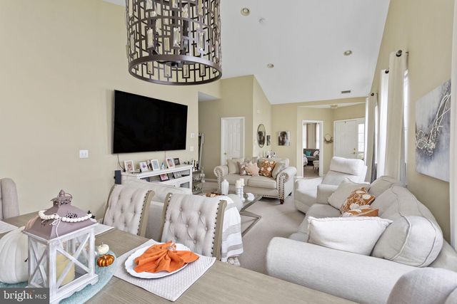 151 MEADOWLARK DR, Hamilton, NJ 08690