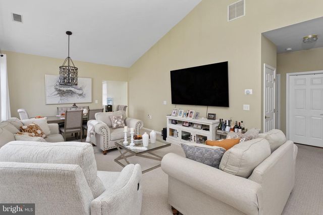 151 MEADOWLARK DR, Hamilton, NJ 08690