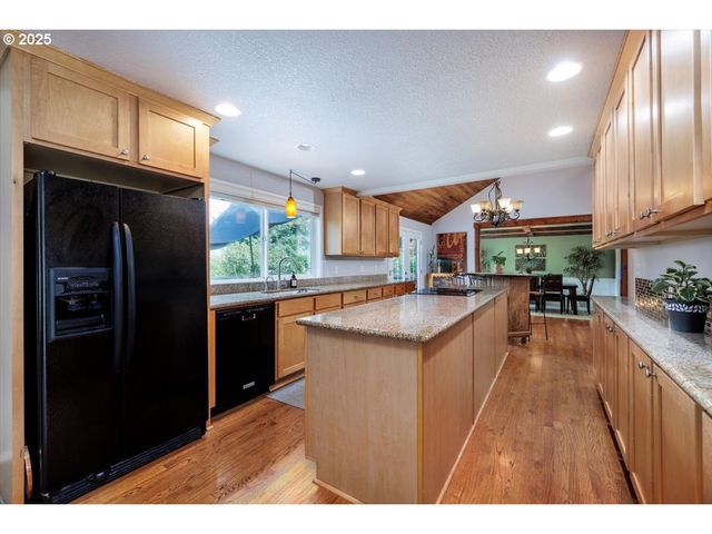 4905 Nw KAHNEETA Ct, Portland, OR 97229