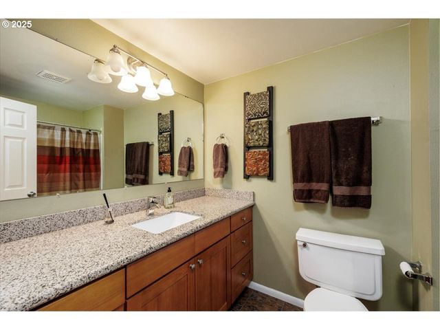 4905 Nw KAHNEETA Ct, Portland, OR 97229