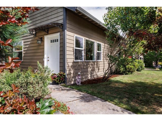 4905 Nw KAHNEETA Ct, Portland, OR 97229