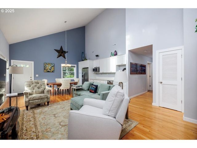 4905 Nw KAHNEETA Ct, Portland, OR 97229