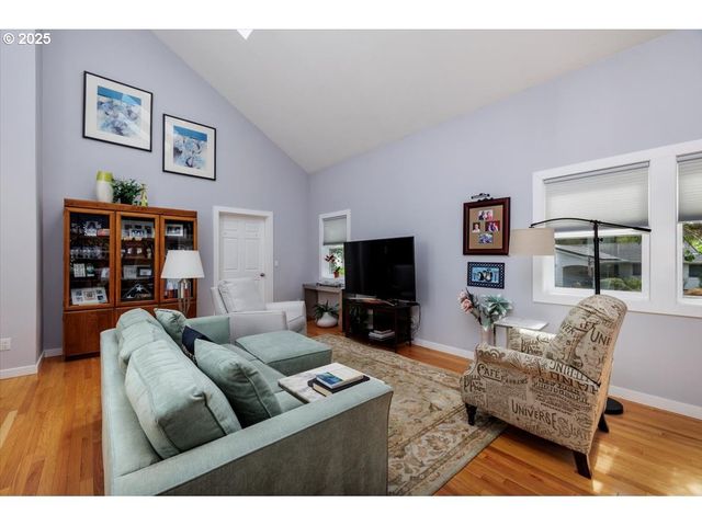 4905 Nw KAHNEETA Ct, Portland, OR 97229