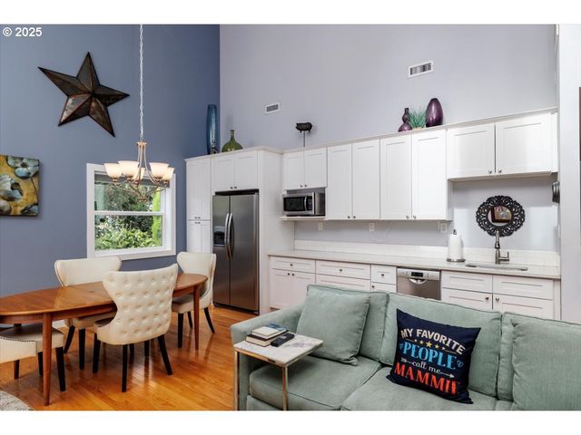 4905 Nw KAHNEETA Ct, Portland, OR 97229