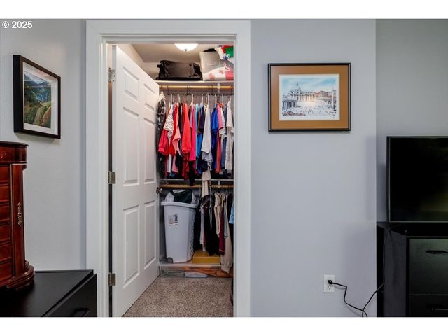 4905 Nw KAHNEETA Ct, Portland, OR 97229