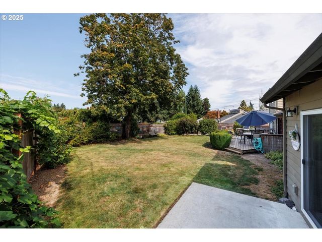 4905 Nw KAHNEETA Ct, Portland, OR 97229