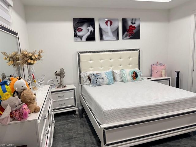 423 Kismet PKWY E, Cape Coral, FL 33909