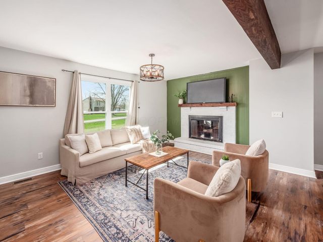 102 Warwood Drive, Granville, OH 43023