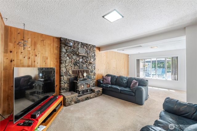 4803 Military Road E, Tacoma, WA 98446