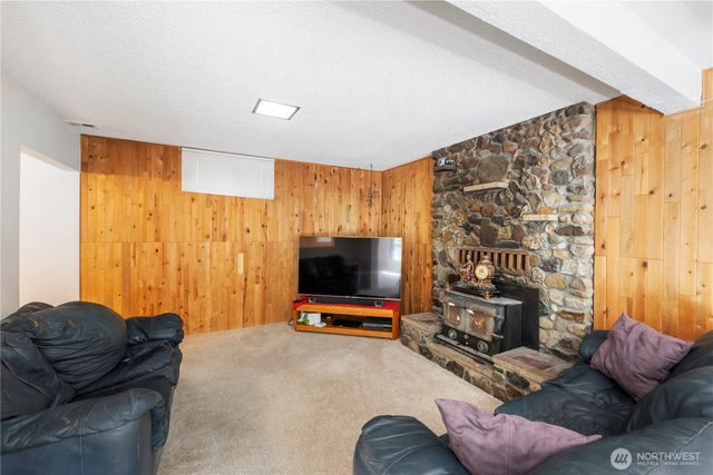 4803 Military Road E, Tacoma, WA 98446