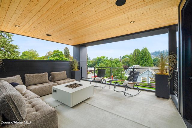 805 E SHERMAN AVE, Coeur D'alene, ID 83814