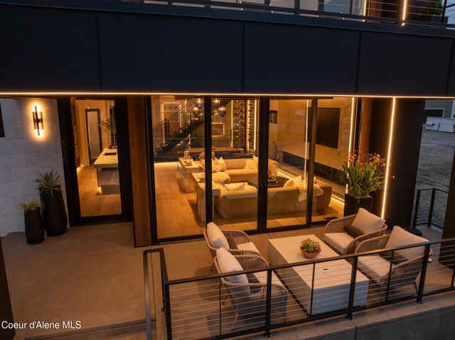 805 E SHERMAN AVE, Coeur D'alene, ID 83814
