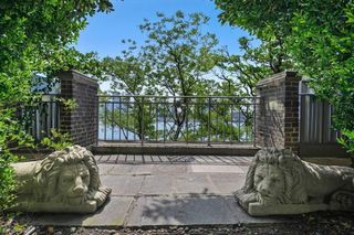 1 Beekman Place # 15A, New York City, NY 10022
