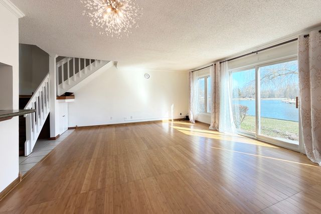 388 Kildeer Lane, Deerfield, IL 60015