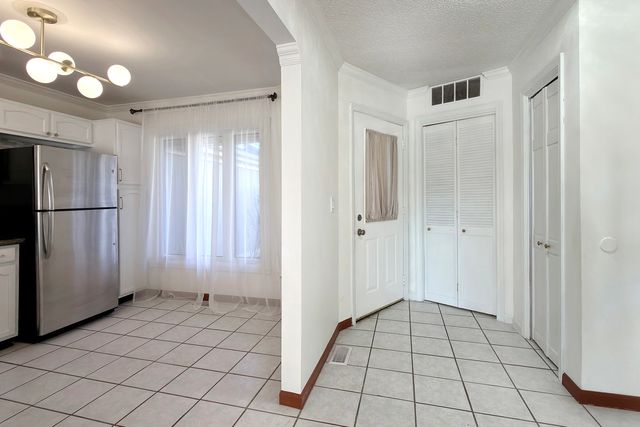 388 Kildeer Lane, Deerfield, IL 60015