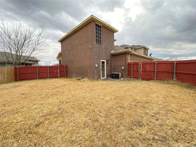 550 Monarch Drive, Lancaster, TX 75146