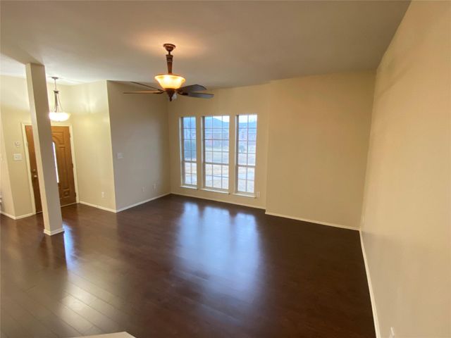 550 Monarch Drive, Lancaster, TX 75146