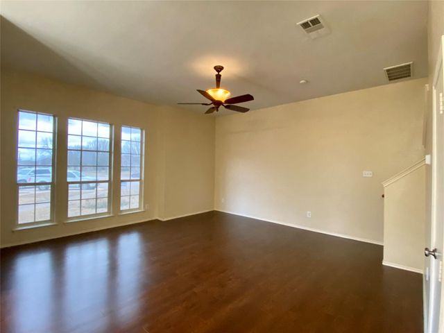 550 Monarch Drive, Lancaster, TX 75146