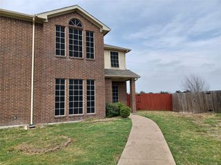 550 Monarch Drive, Lancaster, TX 75146