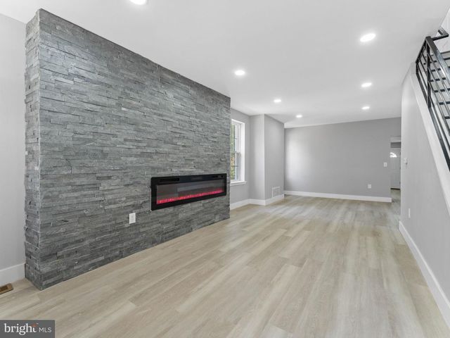 121 N 6TH ST, Darby, PA 19023