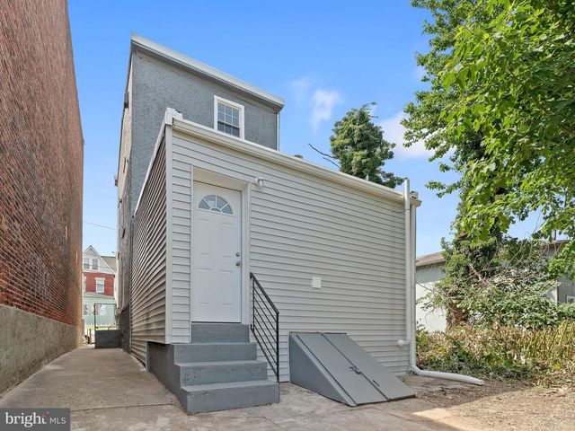 121 N 6TH ST, Darby, PA 19023