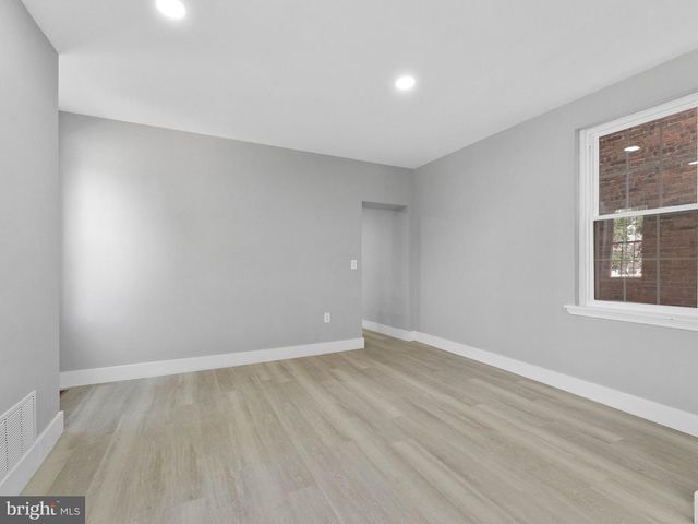 121 N 6TH ST, Darby, PA 19023