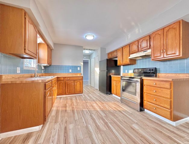 7308 Clemson Drive, Fort Wayne, IN 46819