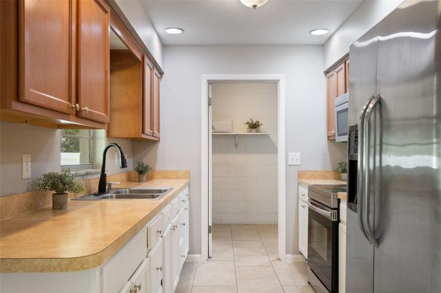 111 AMIGOS ROAD, Debary, FL 32713