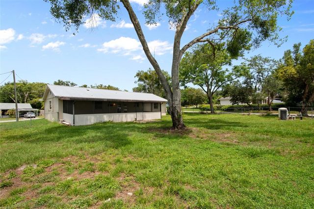 111 AMIGOS ROAD, Debary, FL 32713