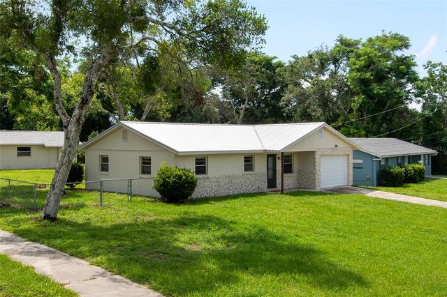 111 AMIGOS ROAD, Debary, FL 32713