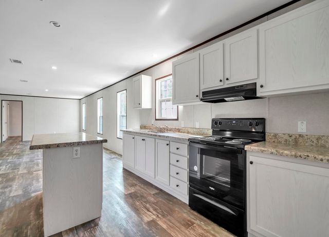 290 Lee Ann Lane, Defuniak Springs, FL 32433