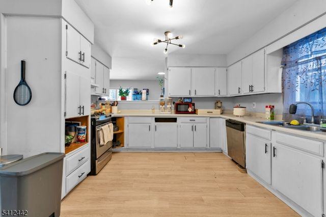 208 E Price St, Linden City, NJ 07036