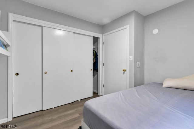 208 E Price St, Linden City, NJ 07036