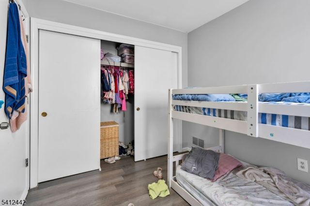 208 E Price St, Linden City, NJ 07036